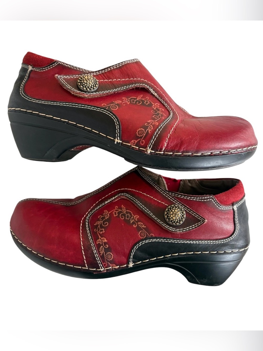 L’Artiste Red Leather Clogs/Mary Jane’s with Embossed Detailing Size 39 (8-8.5)